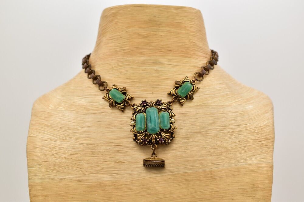 Vintage Collar Necklace Green Cabochon Antiqued Brass Gold Chunky Heavy BinA17